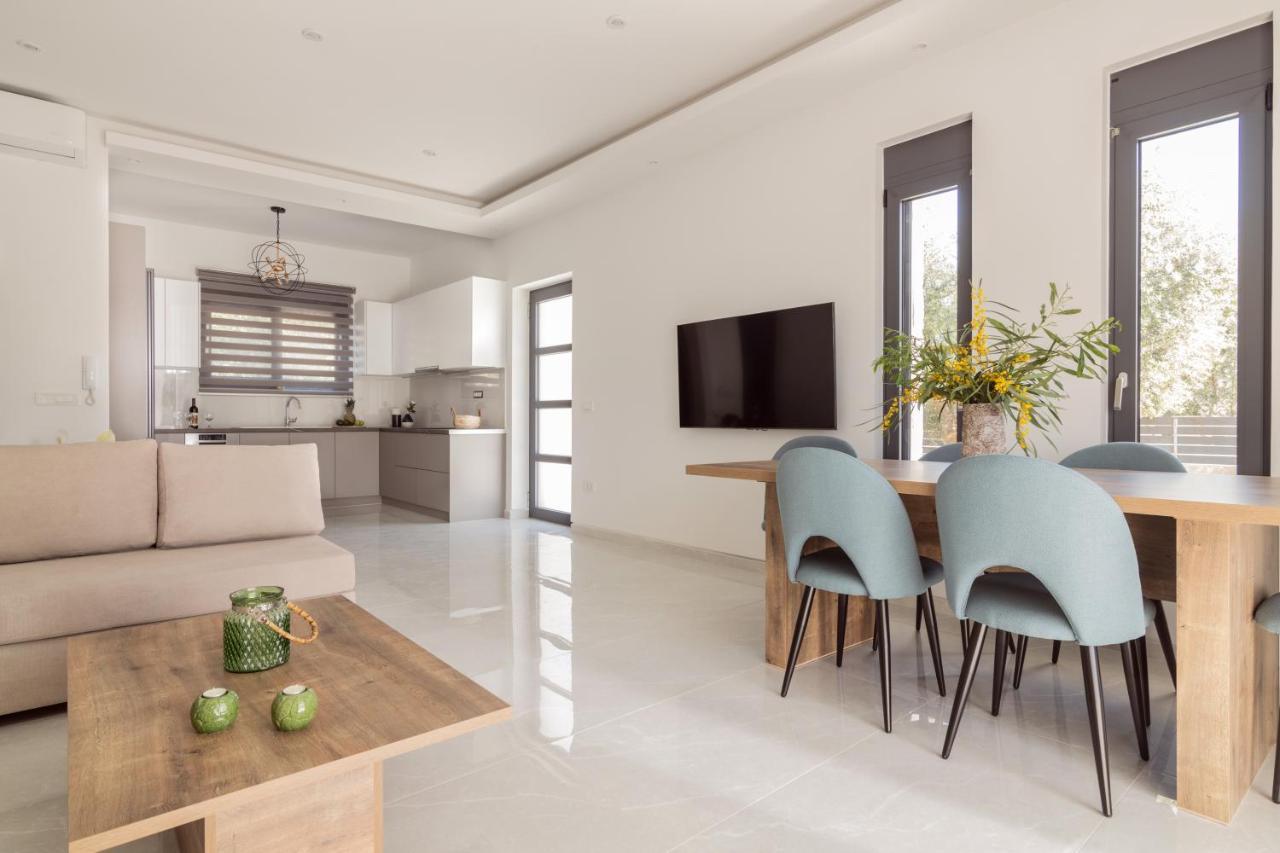 Solis Ortus Villa! Kalamákion Exterior foto