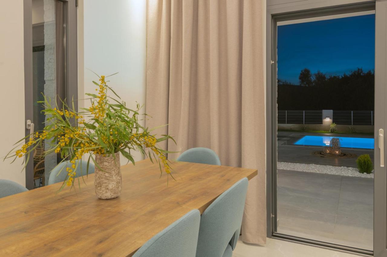 Solis Ortus Villa! Kalamákion Exterior foto
