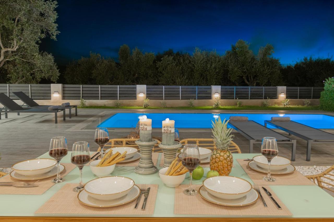 Solis Ortus Villa! Kalamákion Exterior foto