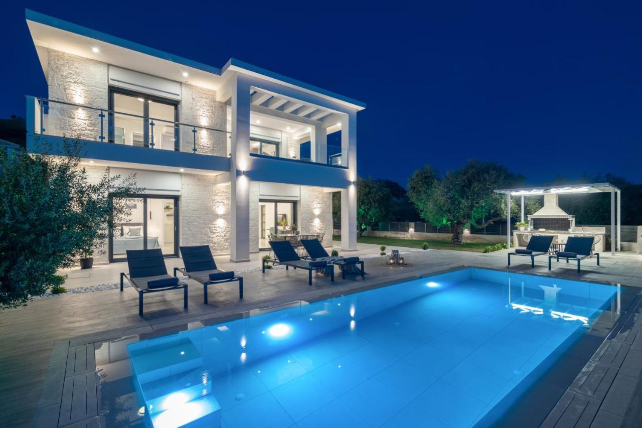 Solis Ortus Villa! Kalamákion Exterior foto